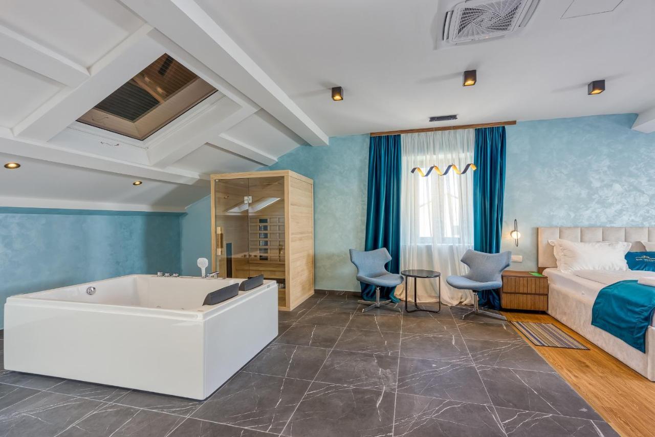 San Valentino Palace Aparthotel Umag Exterior photo